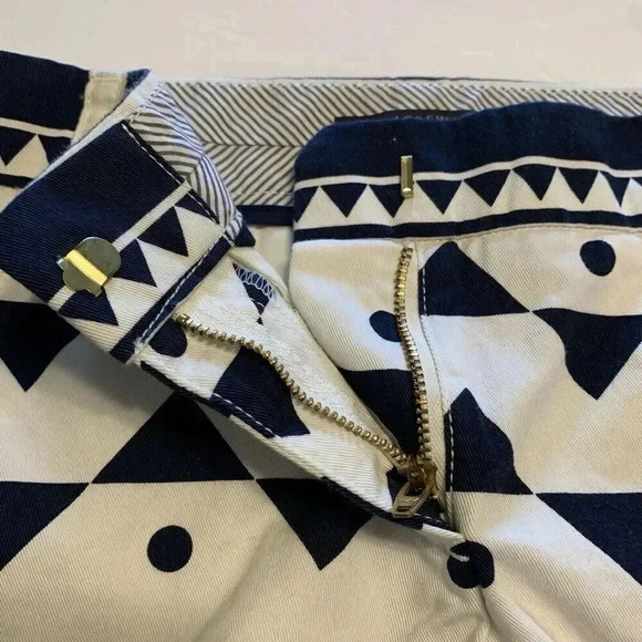J Crew Chino Stretch Shorts‎ Women's Size 00 White With Blue Geometric Pattern - Picture 3 of 5